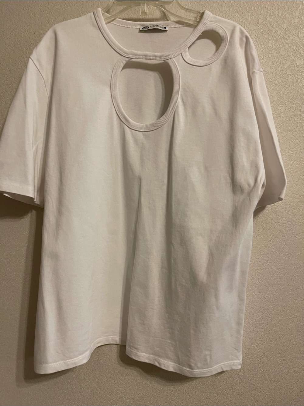 Zara White Short Sleeve Tee with Cutout Details